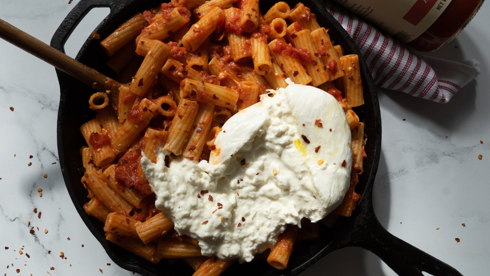 Spicy Rigatoni with Rao’s Homemade Arrabbiata and Burrata
– Rao's Specialty Foods
